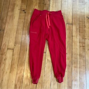 Figs pop red medium joggers scrubs